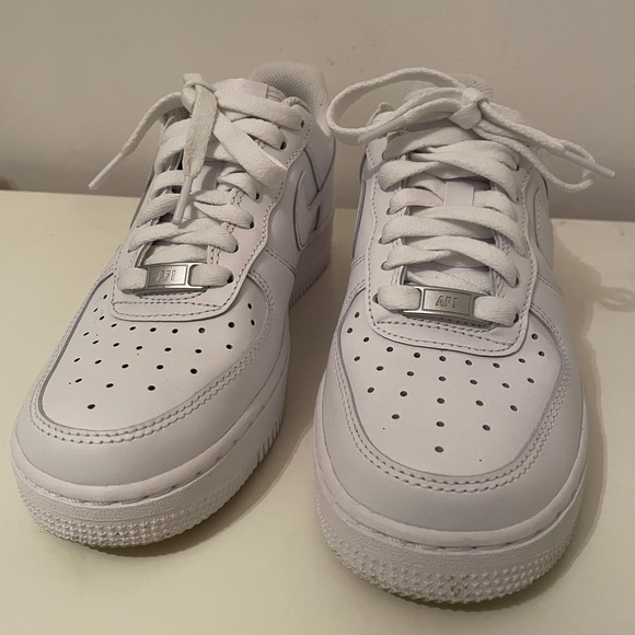 Nike Air Force 1 ‘07 Sneaker (Women) - US Size 6M, white - Picture 3 of 6